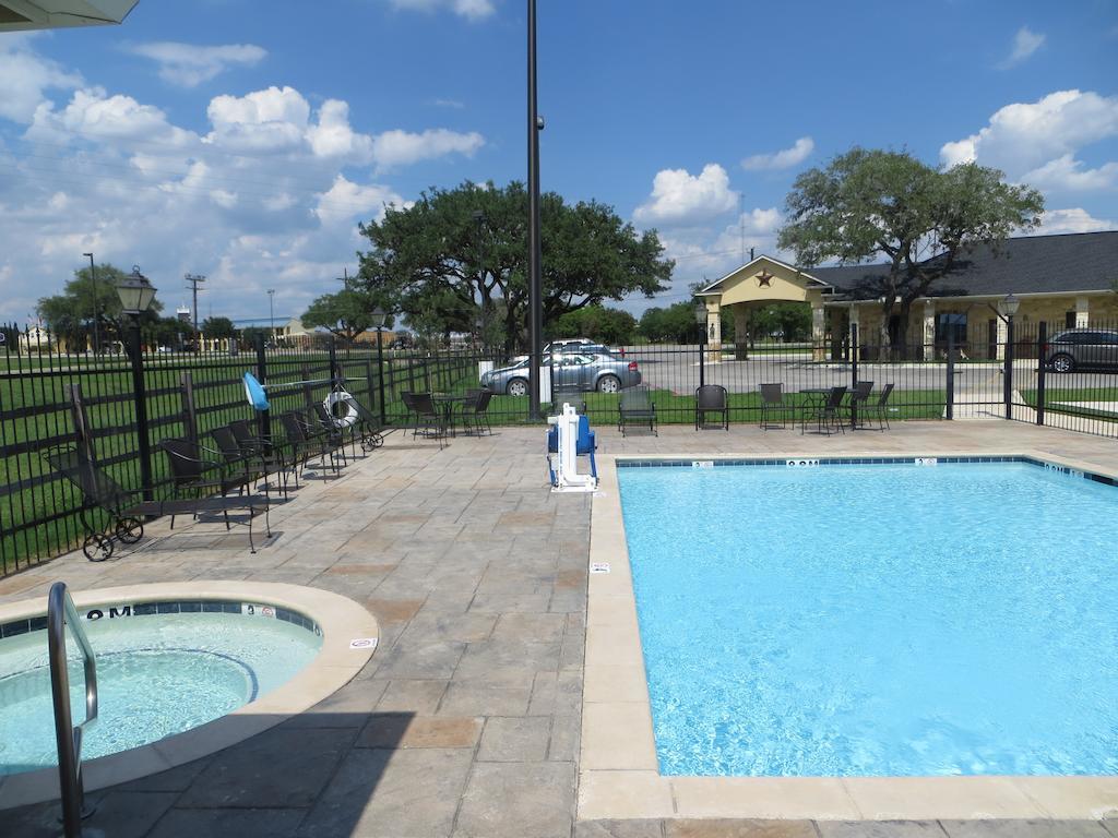 Hotel Texas Cuero Extérieur photo