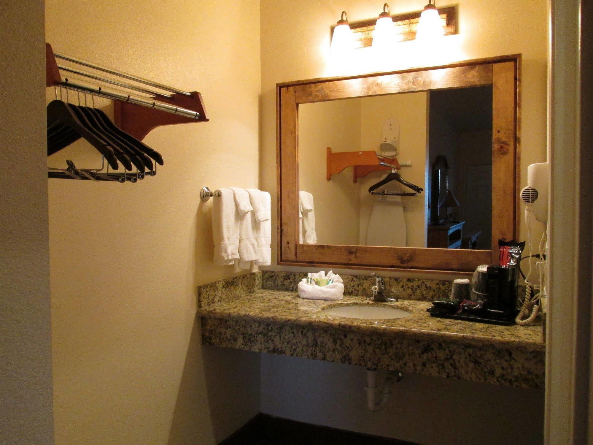 Hotel Texas Cuero Extérieur photo